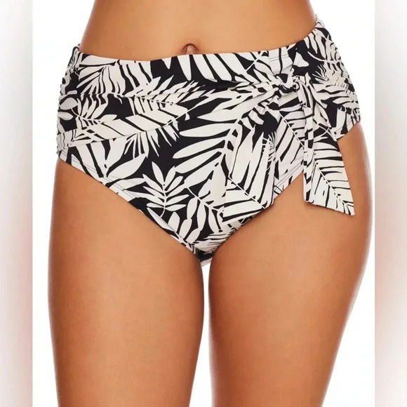 Bleu Rod Beattie Urban Oasis Twist Front Bikini
Swim Top Size 8 - Picture 4 of 9